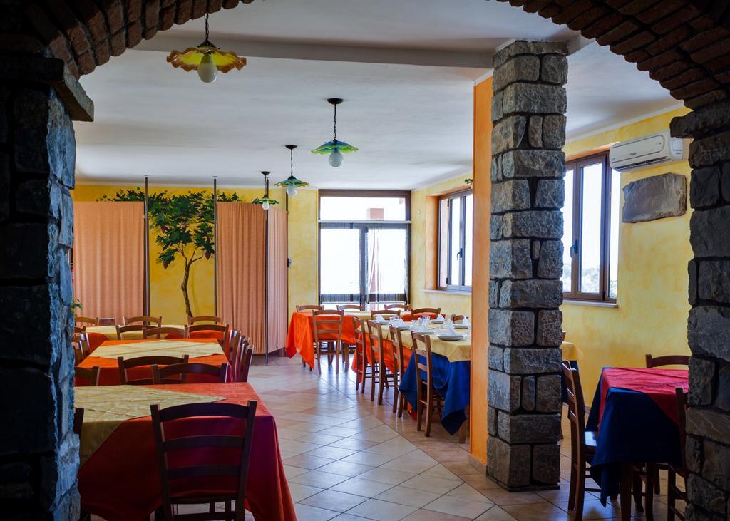 Agriturismo Le Vigne Ducali Мандас Экстерьер фото